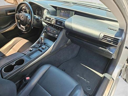 Used 2017 Lexus IS 200t RWD image 20