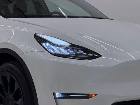 Used 2023 Tesla Model Y Long Range image 10