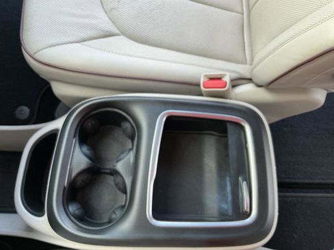 Used 2018 Chrysler Pacifica Limited w/ Tire & Wheel Group image 8