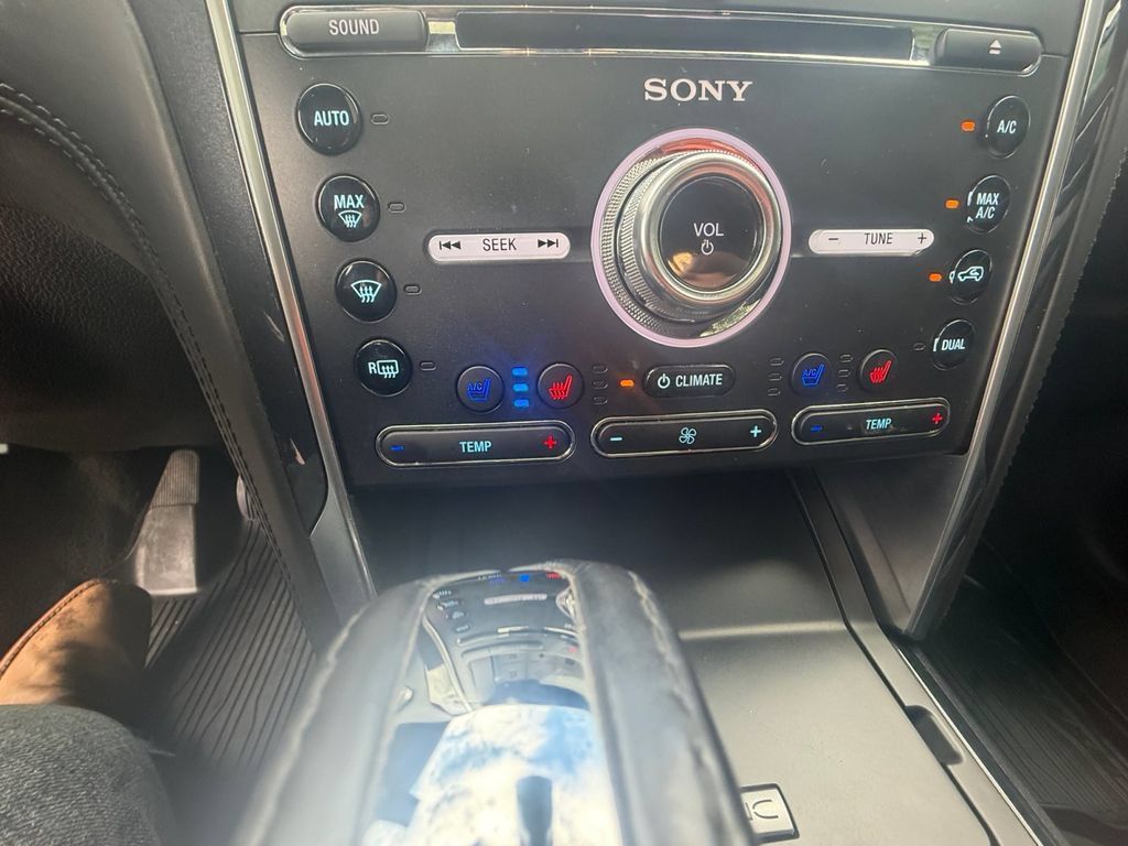 Used 2018 Ford Explorer Platinum AWD/4WD image 17