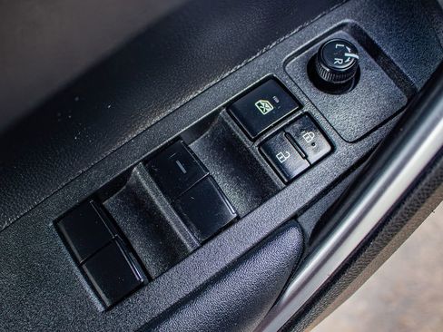 Used 2023 Toyota Corolla Cross LE image 14