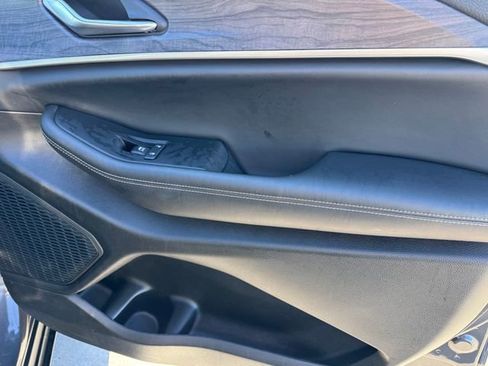 Used 2025 Jeep Grand Cherokee L Limited w/ Black Appearance Package image 8