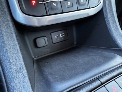 Used 2021 GMC Acadia SLE w/ Driver Convenience Package image 15