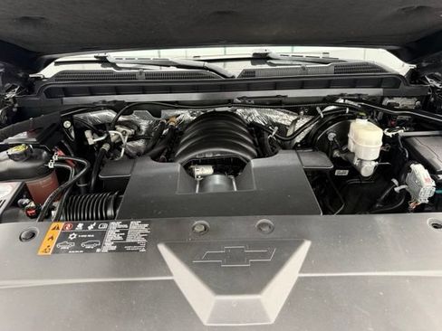 Used 2017 Chevrolet Silverado 1500 LTZ Z71 w/ LTZ Plus Package AWD/4WD image 8