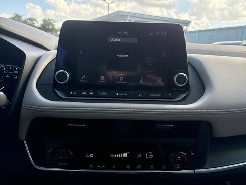 Used 2023 Nissan Rogue SV w/ SV Premium B Package FWD image 19