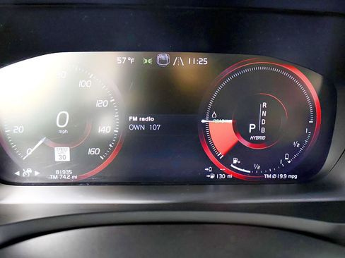 Used 2016 Volvo XC90 T8 Momentum w/ Vision Package image 27