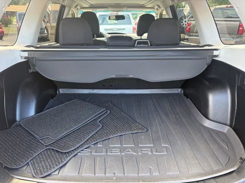 Used 2013 Subaru Forester 2.5X Premium w/ All-Weather Plus Pkg AWD/4WD image 6