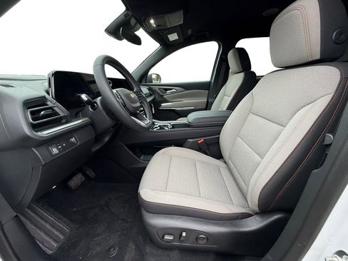 New 2026 Chevrolet Traverse LT image 9