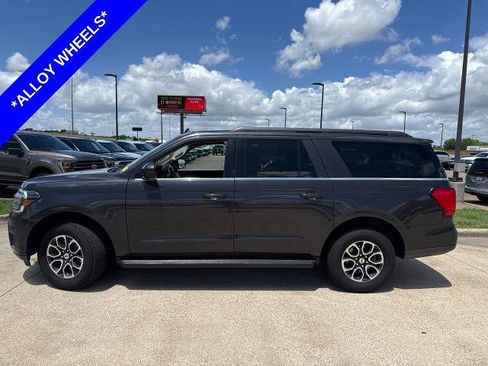 Used 2024 Ford Expedition Max XLT AWD/4WD image 3