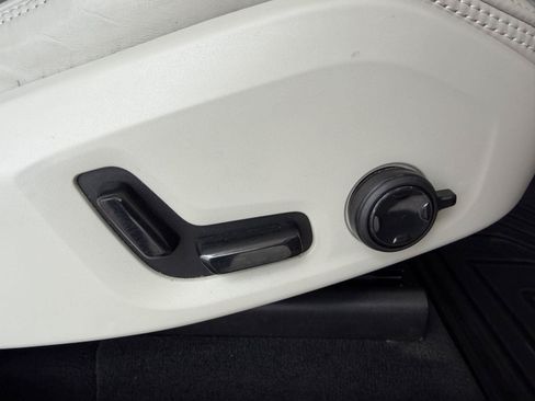 Used 2018 Volvo XC60 T6 Inscription w/ Luxury Seat Package AWD/4WD image 35