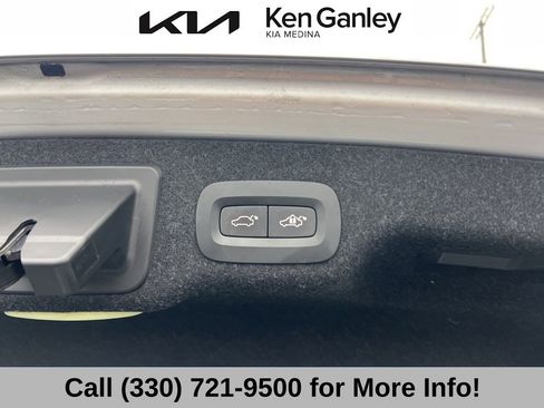 Used 2018 Volvo S90 T6 Inscription w/ Convenience Package image 51