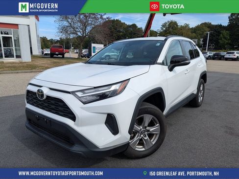 Used 2023 Toyota RAV4 XLE image 1