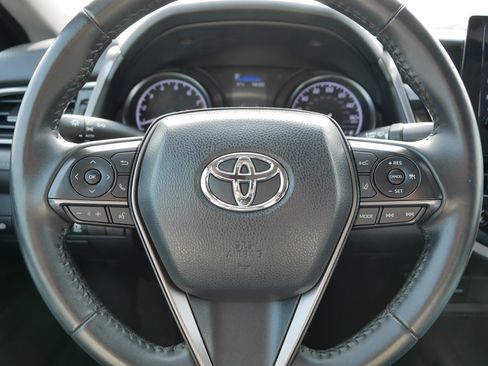 Used 2022 Toyota Camry SE w/ Convenience Package FWD image 25
