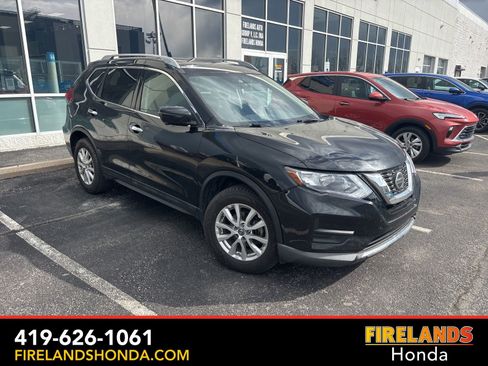 Used 2018 Nissan Rogue SV w/ Sun & Sound Touring Package image 3