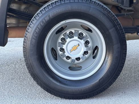 Used 2024 Chevrolet Silverado 3500 W/T image 10
