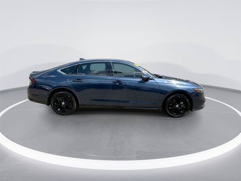 Used 2025 Honda Accord EX-L image 9