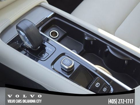 Certified 2024 Volvo XC90 B5 Core image 19