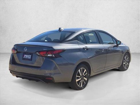 Used 2022 Nissan Versa SV image 6