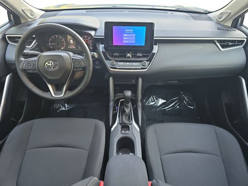 Used 2024 Toyota Corolla Cross LE w/ Moonroof Package image 9