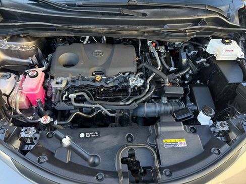 Used 2022 Toyota Sienna XLE FWD image 19