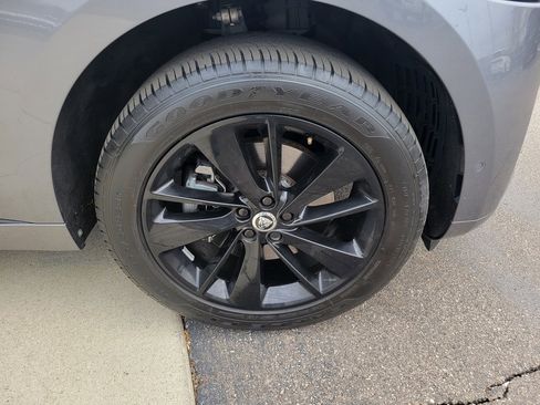 Used 2024 Jaguar F-PACE R-Dynamic S image 14