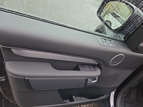 New 2026 Land Rover Discovery Limited Edition AWD/4WD image 11