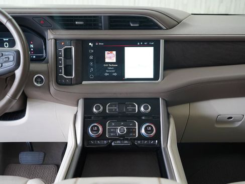 Used 2022 GMC Yukon Denali AWD/4WD image 15