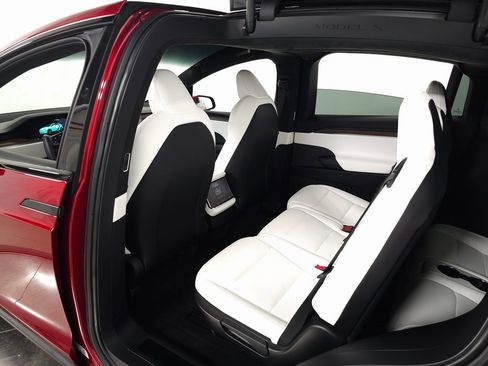 Used 2023 Tesla Model X image 36