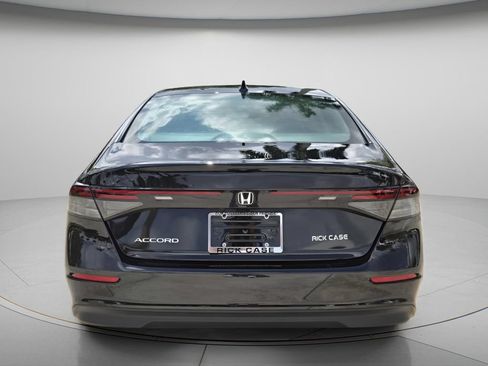 Used 2025 Honda Accord SE image 6