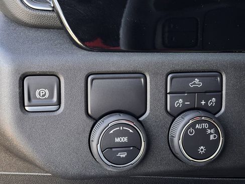 New 2025 Chevrolet Silverado 1500 LT w/ Texas Edition Plus RWD image 17