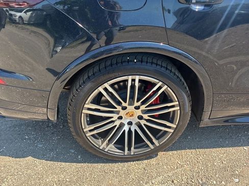 Used 2016 Porsche Cayenne GTS AWD/4WD image 19