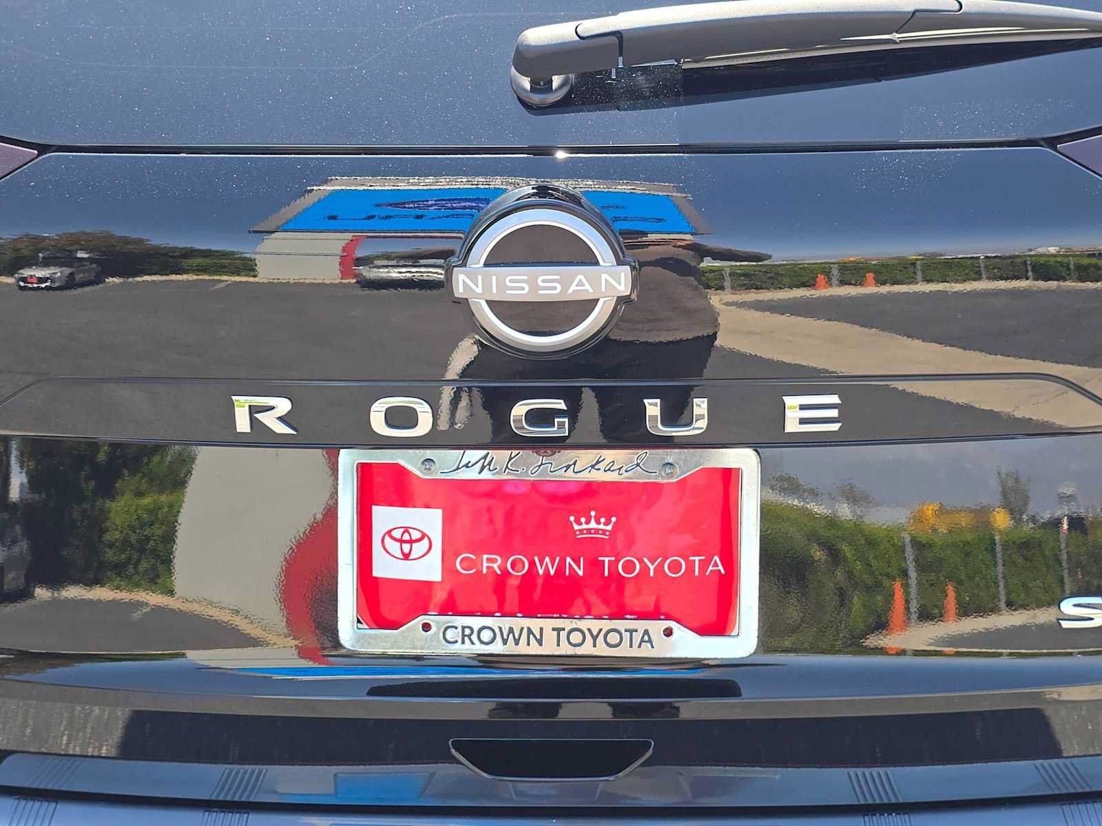Used 2023 Nissan Rogue SV FWD image 13
