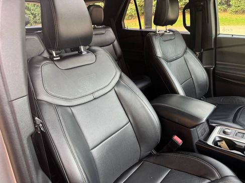 Used 2021 Ford Explorer ST w/ Equipment Group 401A AWD/4WD image 32
