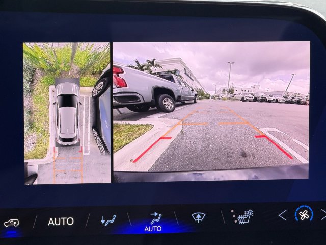 Used 2024 Chevrolet Equinox EV LT FWD image 20