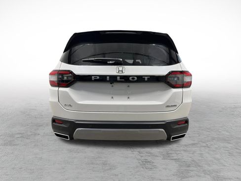 New 2026 Honda Pilot Touring image 4