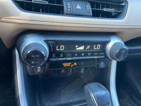 Used 2021 Toyota RAV4 XLE Premium FWD image 27