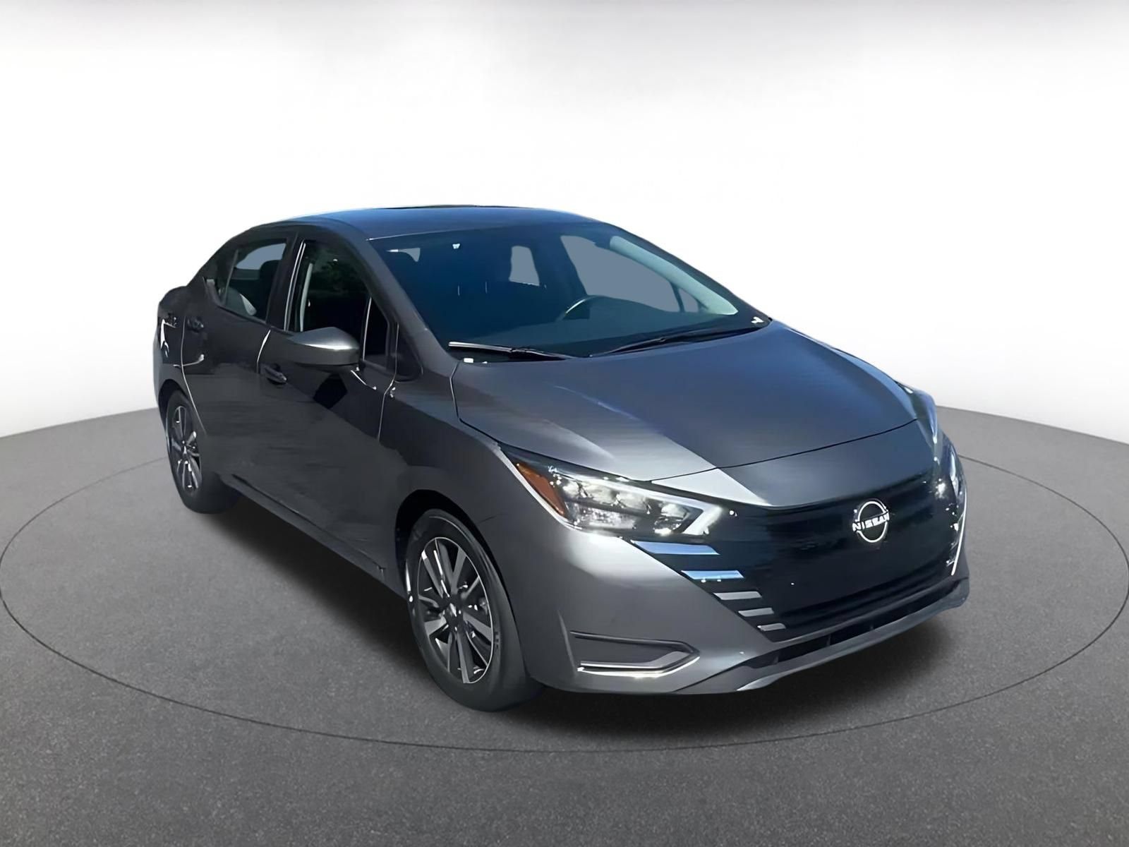 Used 2025 Nissan Versa SV FWD image 3