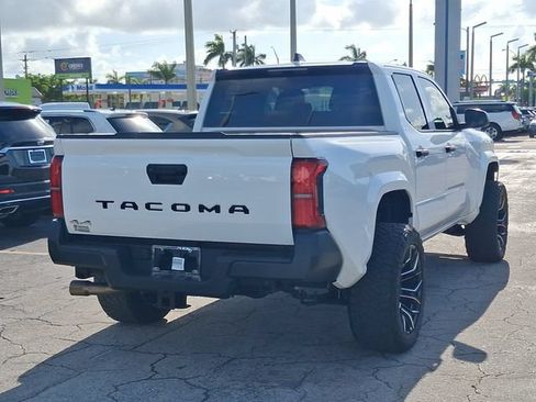 Used 2024 Toyota Tacoma SR AWD/4WD image 4