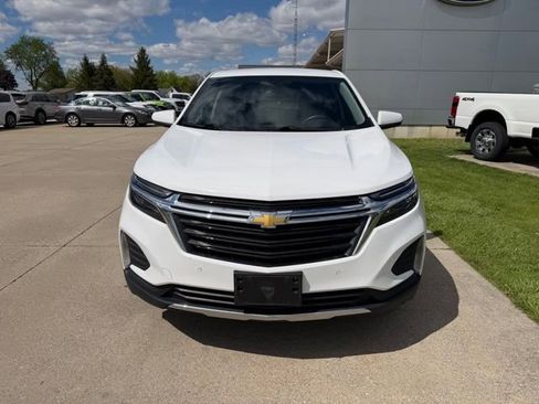 Used 2024 Chevrolet Equinox LT AWD/4WD image 2