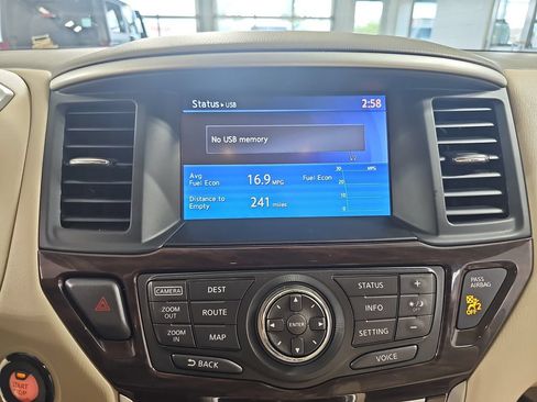 Used 2014 Nissan Pathfinder Platinum w/ Platinum Premium Package AWD/4WD image 27