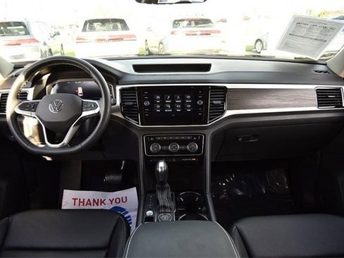 Certified 2023 Volkswagen Atlas SE image 7