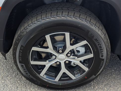 New 2025 Jeep Grand Cherokee Limited w/ Trailer Tow Package image 7