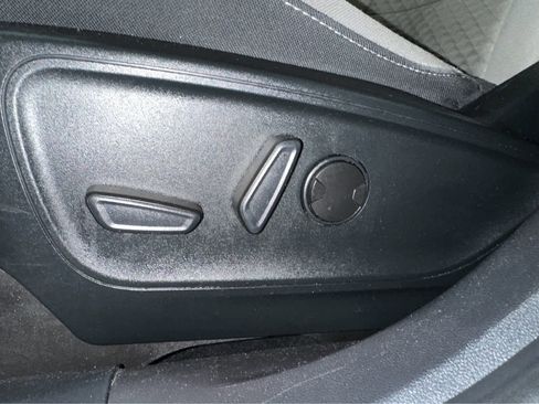 Used 2022 Ford Escape SE w/ SE Sport Appearance Package image 13