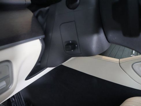 Used 2020 Mercedes-Benz GLE 350 GLE 350 w/ Premium Package image 38