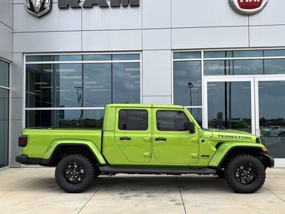 New 2025 Jeep Gladiator Sport