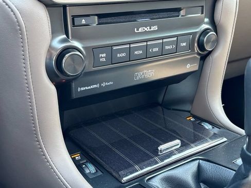 Used 2023 Lexus GX 460 Premium w/ Accessory Package AWD/4WD image 22