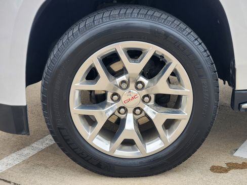 Used 2020 GMC Yukon XL SLT image 10