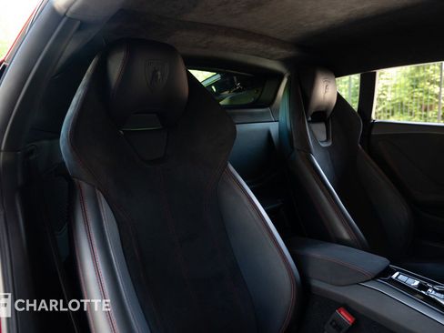 Used 2016 Lamborghini Huracan LP 580-2 RWD image 29
