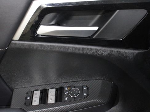Used 2024 Mitsubishi Outlander 4WD Plug-In Hybrid image 7