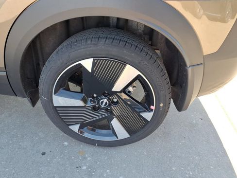 New 2026 Nissan Kicks SR w/ SR Premium Package FWD image 10